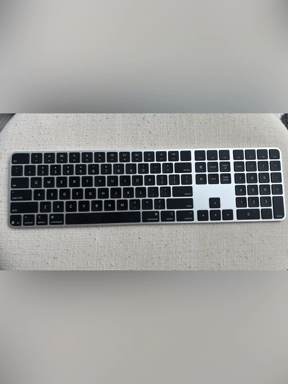 Apple Magic Keyboard Black/Silver